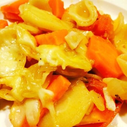 Vegetariškas apkepas su morkomis ir pastarnokais